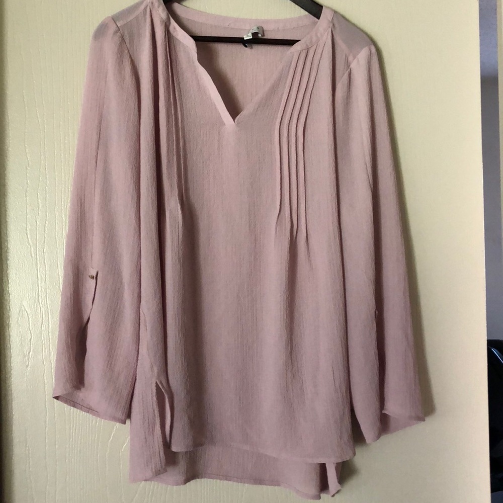 Long-sleeved top